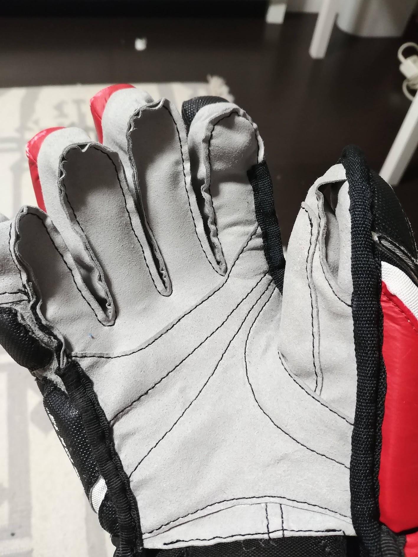 Like new glove
