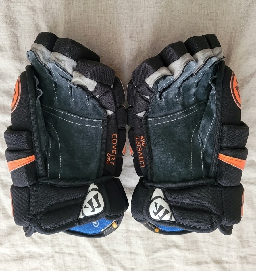 Warrior Covert DT2 glove pair with fresh black Clarino palms